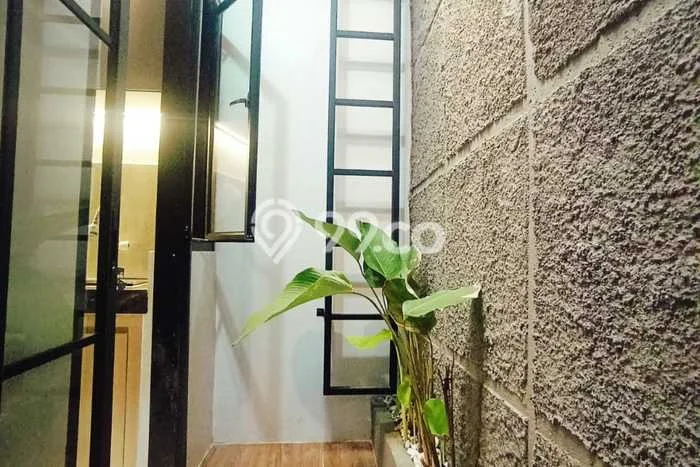 Rumah Luas Asri 2 KT Siap Pakai di Utan Kayu Jakarta Timur Rumah Luas Asri 2 KT Siap Pakai di Utan Kayu Jakarta Timur