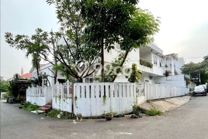 Unit Kost Dijual di Kawasan Tebet Jakarta Selatan dengan 11 KT Unit Kost Dijual di Kawasan Tebet Jakarta Selatan dengan 11 KT