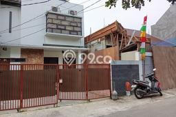 For Sale! Luxury House LT 167m2 Desain Elegan di Lebak Bulus For Sale! Luxury House LT 167m2 Desain Elegan di Lebak Bulus
