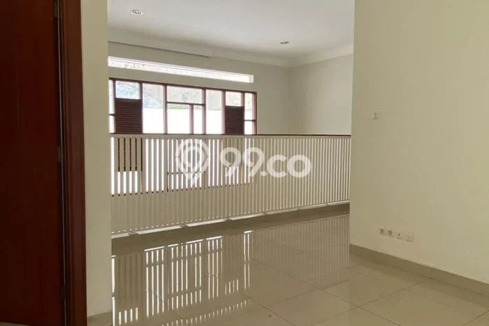 Rumah Modern Disewakan di Menteng Jakarta Pusat Lokasi Sangat Strategis Rumah Modern Disewakan di Menteng Jakarta Pusat Lokasi Sangat Strategis