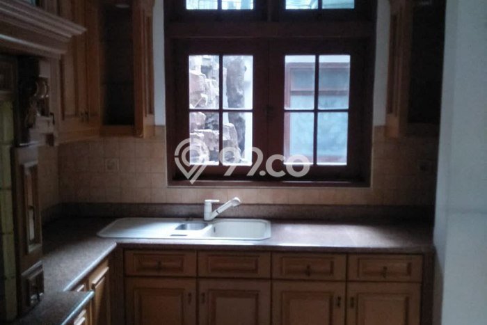 Disewakan Rumah Nyaman di Menteng Harga Rp 700 Juta/ Tahun Disewakan Rumah Nyaman di Menteng Harga Rp 700 Juta/ Tahun