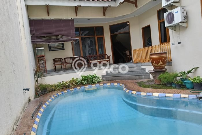 Rumah Luxury Modern Tanpa Renovasi di Pejompongan Jakarta Pusat Rumah Luxury Modern Tanpa Renovasi di Pejompongan Jakarta Pusat