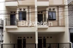 Jual Rumah Eksklusif 4 KT di Tanjung Duren Selatan, Jakarta Barat Jual Rumah Eksklusif 4 KT di Tanjung Duren Selatan, Jakarta Barat
