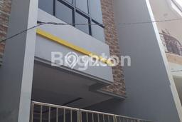 Rumah EXCLUSIVE di Duri Kepa, Jakarta Barat, Luas 37m² LB 110m² KESEMPATAN TERBATAS! Rumah EXCLUSIVE di Duri Kepa, Jakarta Barat, Luas 37m² LB 110m² KESEMPATAN TERBATAS!
