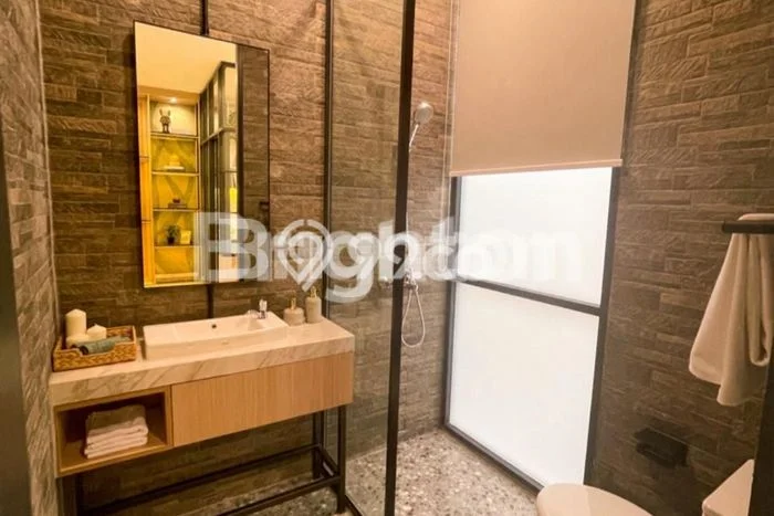 Dijual Hunian Rumah Terawat 3 Kamar di Taman Meruya, Jakarta Barat Dijual Hunian Rumah Terawat 3 Kamar di Taman Meruya, Jakarta Barat