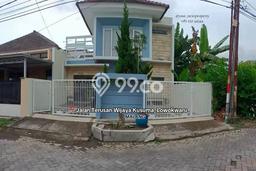 Dijual Rumah 3 Kamar Lokasi Ideal Bagus dan Strategis di Lowokwaru Dijual Rumah 3 Kamar Lokasi Ideal Bagus dan Strategis di Lowokwaru