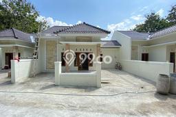 Dijual Rumah Siap Huni di Moyudan Sleman Harga Rp 380 Juta LT 118m2 Dijual Rumah Siap Huni di Moyudan Sleman Harga Rp 380 Juta LT 118m2