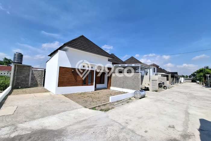Rumah Minimalis Dijual di Prambanan 2 Kamar dengan LT 84m2 Rumah Minimalis Dijual di Prambanan 2 Kamar dengan LT 84m2