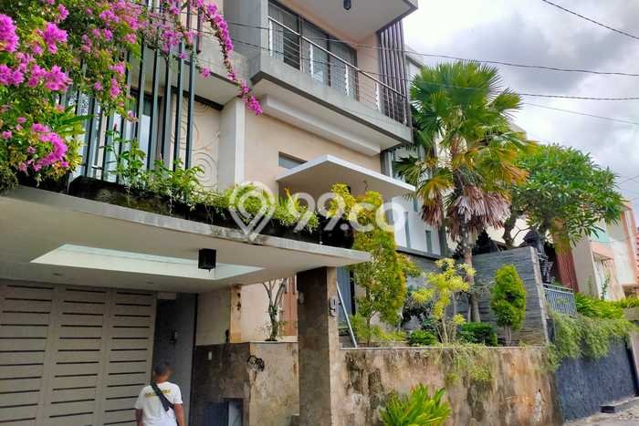 Rumah Premium di Denpasar Lokasi Strategis Kondisi Baik Rumah Premium di Denpasar Lokasi Strategis Kondisi Baik