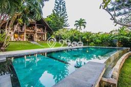 For Sale! Premium House LT 1100m2 Desain Elegan di canggu For Sale! Premium House LT 1100m2 Desain Elegan di canggu