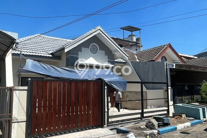 Dijual Rumah Eksklusif 2 KT di Waru, Surabaya Dijual Rumah Eksklusif 2 KT di Waru, Surabaya