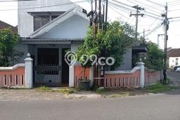 Jual Rumah Strategis Bagus Punya 4 KT di Depok Sleman SHM Jual Rumah Strategis Bagus Punya 4 KT di Depok Sleman SHM