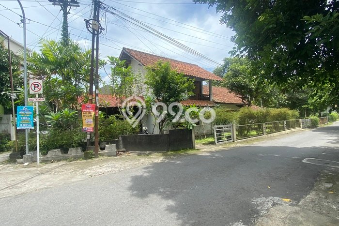 Rumah Luxury Modern Tanpa Renovasi di Kaliurang Sleman Rumah Luxury Modern Tanpa Renovasi di Kaliurang Sleman