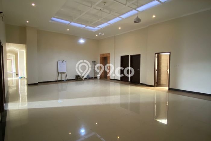 Ruko di , Luas 1700m2m², Pusat Bisnis, Jalan Utama Ruko di , Luas 1700m2m², Pusat Bisnis, Jalan Utama
