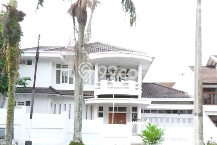 HUNIAN PREMIUM! Rumah di , 4 KT, Area Berkembang, Luas 650m2m² Bangunan 550m2m² HUNIAN PREMIUM! Rumah di , 4 KT, Area Berkembang, Luas 650m2m² Bangunan 550m2m²