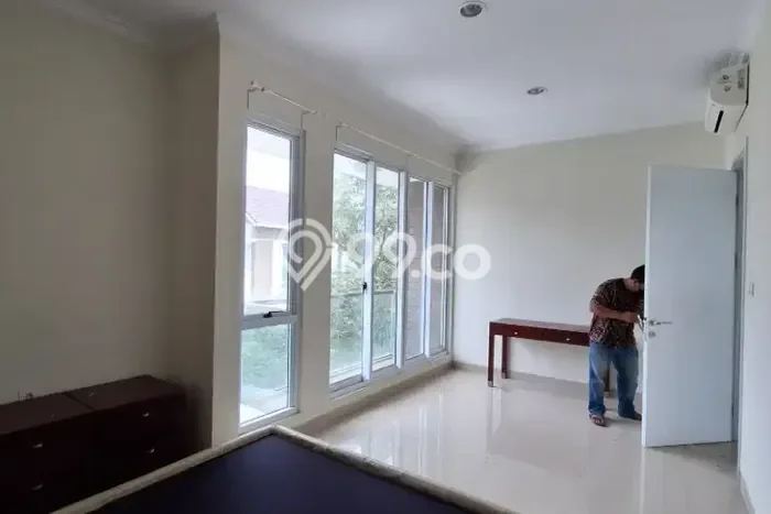 Rumah Disewakan Tangerang LT 176m2 LB 120m2 Area Gading Serpong Rumah Disewakan Tangerang LT 176m2 LB 120m2 Area Gading Serpong