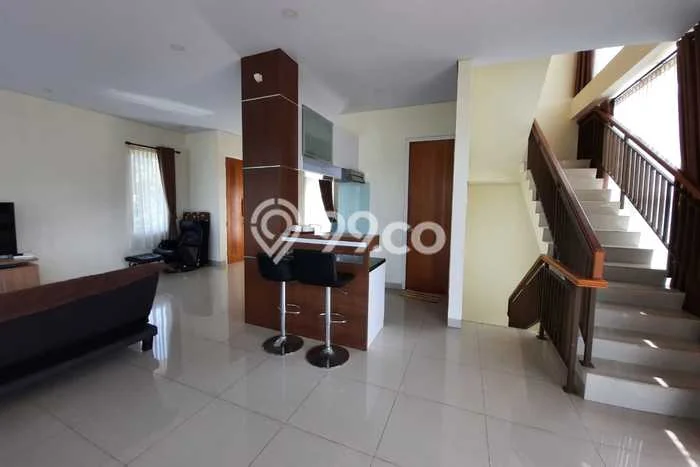Rumah Nyaman di Sentul City, 4 KM, Area Tenang, LT 599m² LB 300m² Rumah Nyaman di Sentul City, 4 KM, Area Tenang, LT 599m² LB 300m²