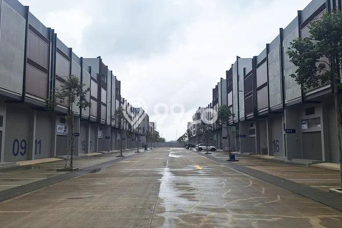 PELUANG EMAS! Gudang Kawasan Daan Mogot, Luas 528m2m², Pusat Komersial PELUANG EMAS! Gudang Kawasan Daan Mogot, Luas 528m2m², Pusat Komersial