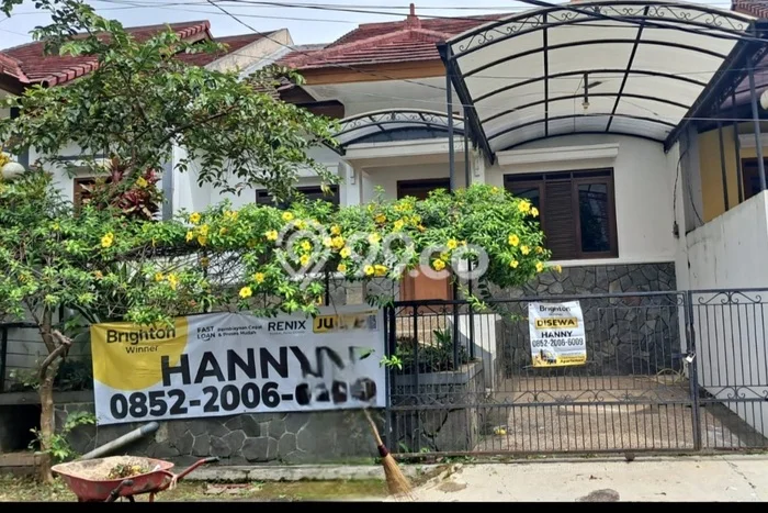 Dijual Hunian Rumah Terawat 4 Kamar di Pondok Hijau, Bandung Dijual Hunian Rumah Terawat 4 Kamar di Pondok Hijau, Bandung