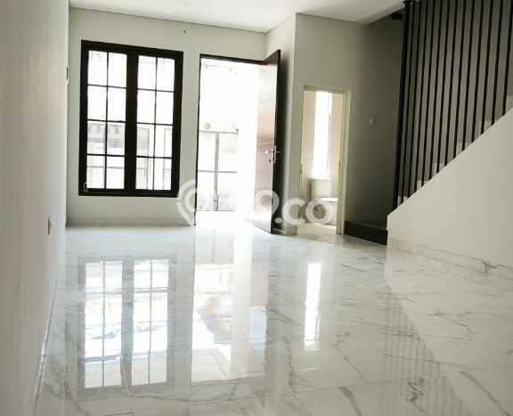 Jual Rumah Bagus Siap Huni LB 120m2 di Tambaksari, Surabaya Jual Rumah Bagus Siap Huni LB 120m2 di Tambaksari, Surabaya