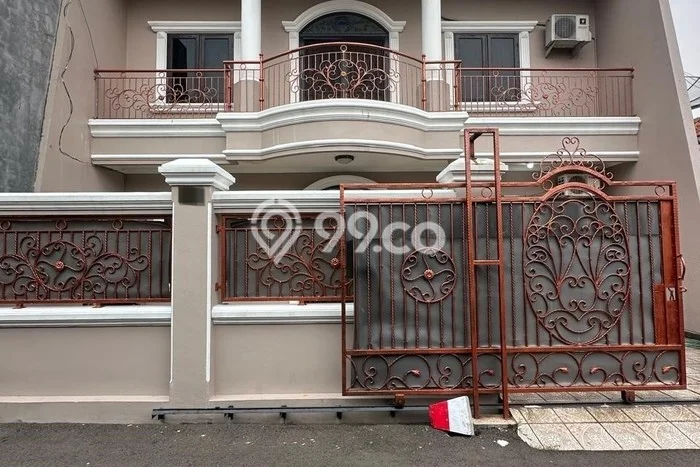 Dijual Rumah 4 Kamar Lokasi Ideal Nyaman dan Strategis di Ciracas Dijual Rumah 4 Kamar Lokasi Ideal Nyaman dan Strategis di Ciracas