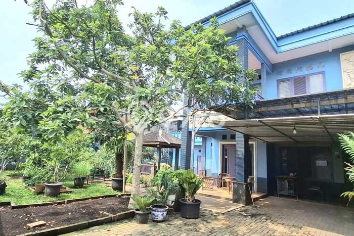 Rumah Mewah Siap Huni LT 467m2 di Tapos, Depok Rumah Mewah Siap Huni LT 467m2 di Tapos, Depok