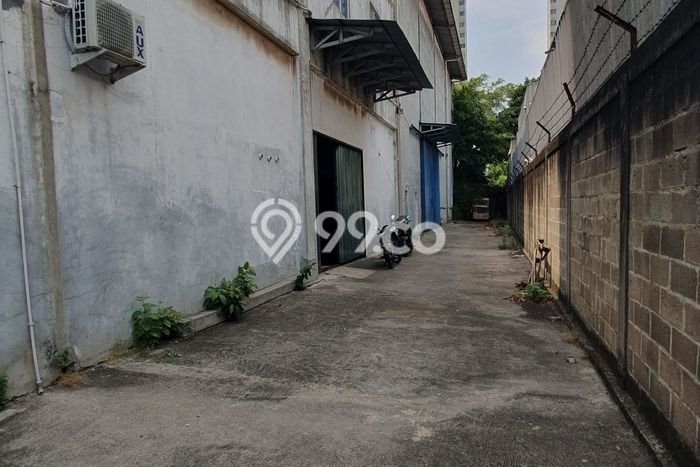 Gudang Disewa di Jakarta Utara dengan LB 560m2 Area Komersial Ramai Gudang Disewa di Jakarta Utara dengan LB 560m2 Area Komersial Ramai