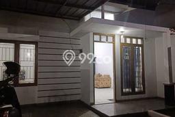 Disewakan! Rumah 2 Kamar Tidur &
1 Kamar Mandi di Taman Royal, Tangerang Disewakan! Rumah 2 Kamar Tidur &
1 Kamar Mandi di Taman Royal, Tangerang