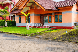 Vila Kawasan , Area 260m2m², Dekat ke Pusat Kota Vila Kawasan , Area 260m2m², Dekat ke Pusat Kota