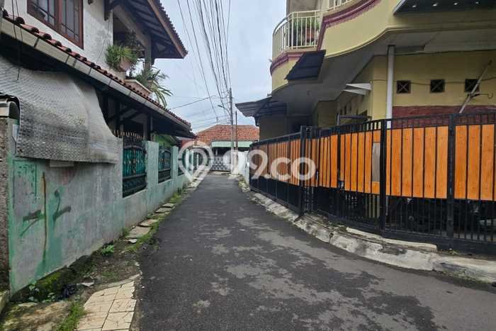 Rumah Modern 3 KT di Lubang Buaya Jakarta Timur Unfurnished Rumah Modern 3 KT di Lubang Buaya Jakarta Timur Unfurnished