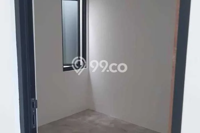 Rumah Luas Asri 3 KT Siap Pakai di Cililitan Jakarta Timur Rumah Luas Asri 3 KT Siap Pakai di Cililitan Jakarta Timur