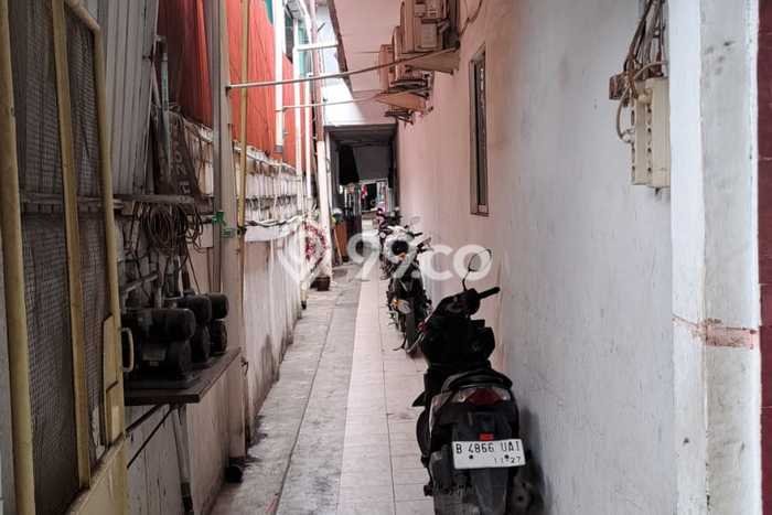 Rumah Luxury Modern Tanpa Renovasi di Jelambar Jakarta Barat Rumah Luxury Modern Tanpa Renovasi di Jelambar Jakarta Barat