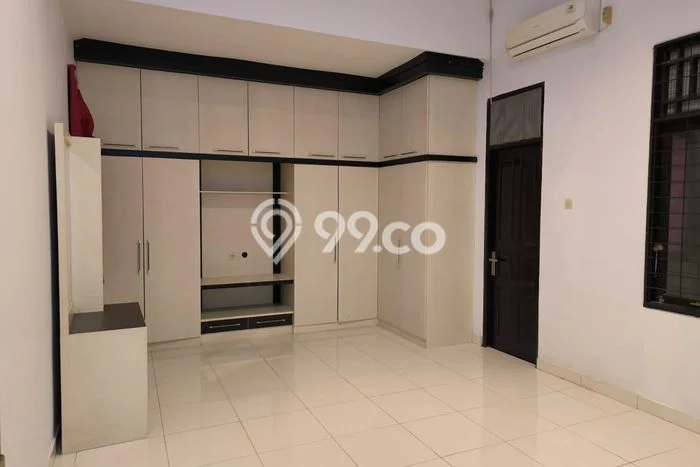 Lokasi strategis! Rumah siap huni disewakan di Pontianak Selatan LB 144m2 Lokasi strategis! Rumah siap huni disewakan di Pontianak Selatan LB 144m2