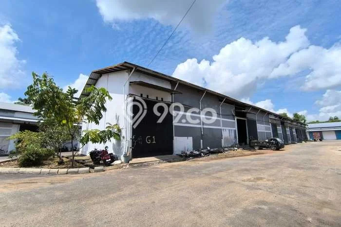 PRIME LOCATION! Gudang Kawasan Kubu, Luas 810m2m², Kawasan Ramai, Ready Untuk Digunakan PRIME LOCATION! Gudang Kawasan Kubu, Luas 810m2m², Kawasan Ramai, Ready Untuk Digunakan