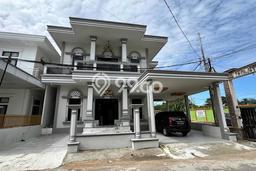 EXCLUSIVE HOME! Rumah area Pontianak Selatan, 4 KT, Konsep Minimalis, LT 210m2m² LB 310m2m² EXCLUSIVE HOME! Rumah area Pontianak Selatan, 4 KT, Konsep Minimalis, LT 210m2m² LB 310m2m²