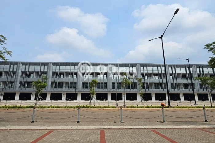 Ruko Disewa di Jakarta Utara dengan LB 225m2 Area Komersial Ramai Ruko Disewa di Jakarta Utara dengan LB 225m2 Area Komersial Ramai