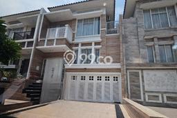 Jual Rumah Luas Elegan Dengan View Eksklusif di Pantai Indah Kapuk, Jakarta Utara Jual Rumah Luas Elegan Dengan View Eksklusif di Pantai Indah Kapuk, Jakarta Utara