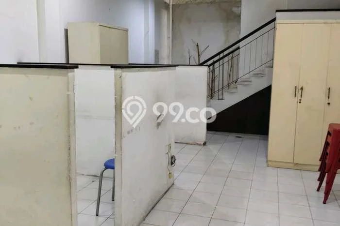Ruko untuk Disewa di Pusat Surabaya Luas Bangunan 160m2 Ruko untuk Disewa di Pusat Surabaya Luas Bangunan 160m2