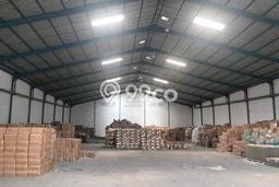 Gudang Disewa di Surabaya dengan LB 1735m2 Area Komersial Ramai Gudang Disewa di Surabaya dengan LB 1735m2 Area Komersial Ramai