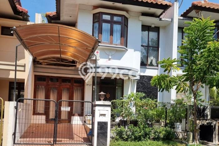 Dijual Rumah Luas Megah Dengan View Eksklusif di Graha, Surabaya Dijual Rumah Luas Megah Dengan View Eksklusif di Graha, Surabaya