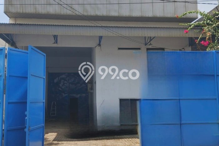 FOR RENT! Gudang di Margomulyo Cocok untuk Bisnis 450m2 FOR RENT! Gudang di Margomulyo Cocok untuk Bisnis 450m2