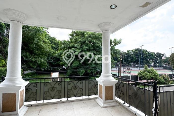 Jual Rumah Mewah Megah Dengan View Eksklusif di Kayu Putih, Jakarta Timur Jual Rumah Mewah Megah Dengan View Eksklusif di Kayu Putih, Jakarta Timur
