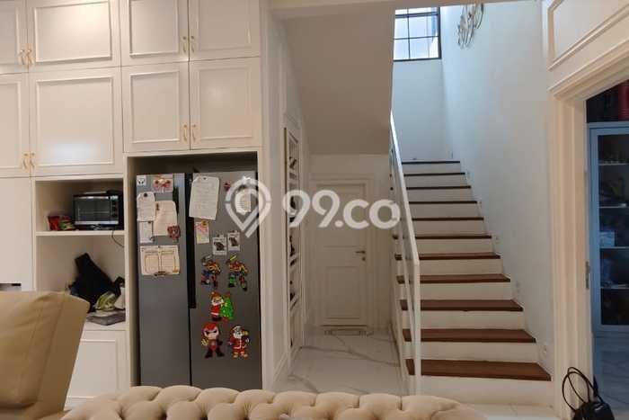 Dijual Rumah Luas Elegan Dengan View Eksklusif di Pulomas, Jakarta Timur Dijual Rumah Luas Elegan Dengan View Eksklusif di Pulomas, Jakarta Timur