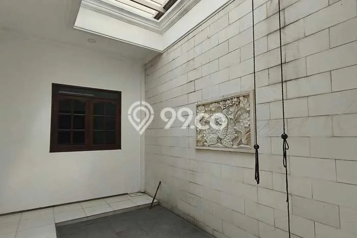 Disewakan Rumah Konsep Modern di Duren Sawit Jakarta Timur dengan 5 KT Disewakan Rumah Konsep Modern di Duren Sawit Jakarta Timur dengan 5 KT
