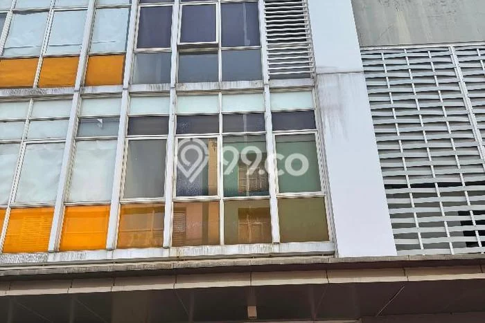 Ruko Disewa di Bekasi dengan LB 240m2 Area Komersial Ramai Ruko Disewa di Bekasi dengan LB 240m2 Area Komersial Ramai