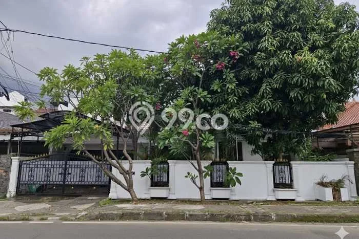 Disewakan Rumah Konsep Modern di Duren Sawit Jakarta Timur dengan 5 KT Disewakan Rumah Konsep Modern di Duren Sawit Jakarta Timur dengan 5 KT