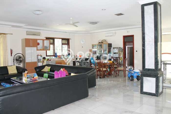 Jual Rumah Mewah Megah Dengan View Eksklusif di Pulomas, Jakarta Timur Jual Rumah Mewah Megah Dengan View Eksklusif di Pulomas, Jakarta Timur