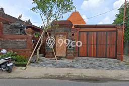 Rumah Strategis kawasan Mengwi, 2 KM, Lingkungan Nyaman, LT 200m² LB 180m² Rumah Strategis kawasan Mengwi, 2 KM, Lingkungan Nyaman, LT 200m² LB 180m²