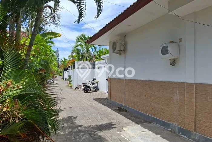 Disewakan! Rumah 3 Kamar Tidur &
3 Kamar Mandi di Kerobokan, Badung Disewakan! Rumah 3 Kamar Tidur &
3 Kamar Mandi di Kerobokan, Badung