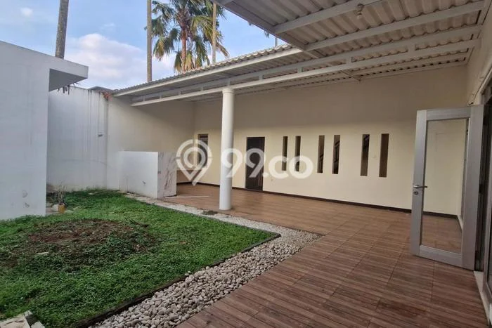 Disewakan! Rumah 4 Kamar Tidur &
4 Kamar Mandi di Kota Baru Parahyangan, Bandung Disewakan! Rumah 4 Kamar Tidur &
4 Kamar Mandi di Kota Baru Parahyangan, Bandung